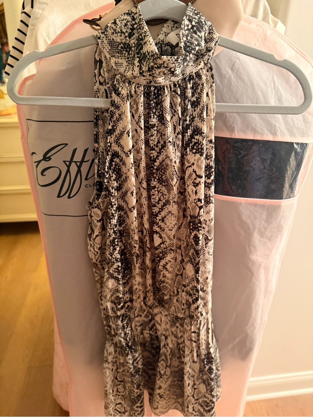 Snake Print Sleeveless Women's Skirt - Neutral Tones
